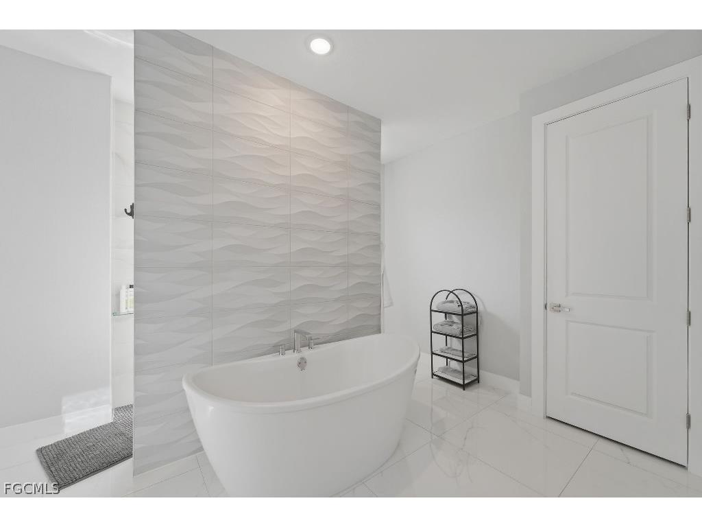 2118 SW 14th Place Cape Coral FL 33991 2026011831 image10
