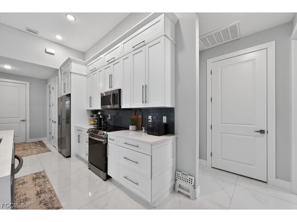 2118 SW 14th Place Cape Coral FL 33991 2026011831 image24