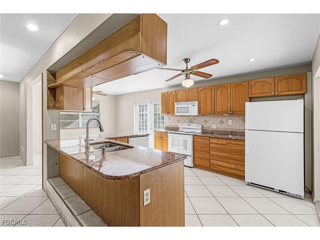 2119 Hibiscus Road Fort Myers FL 33905 2026011442 image12