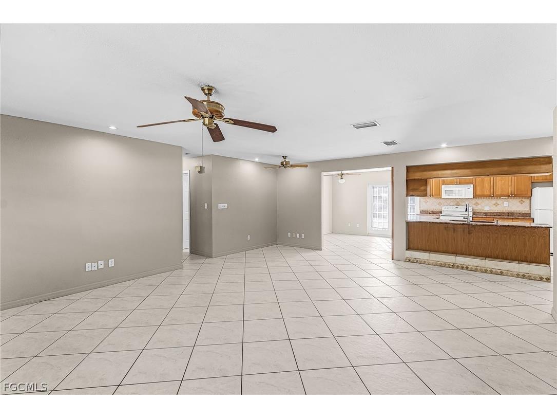 2119 Hibiscus Road Fort Myers FL 33905 2026011442 image7