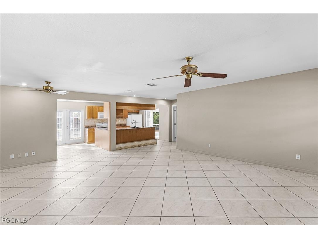 2119 Hibiscus Road Fort Myers FL 33905 2026011442 image8