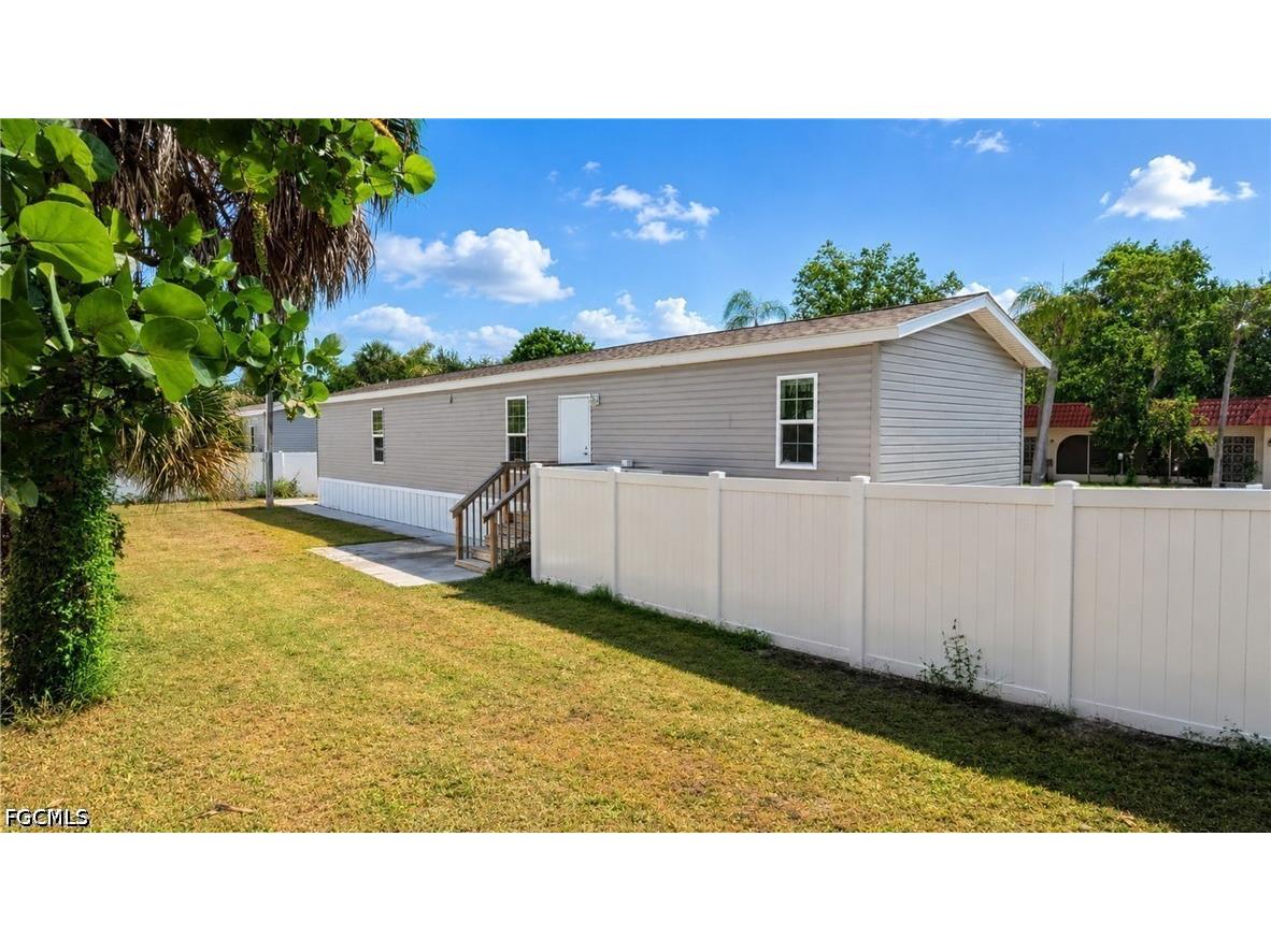 21190 Cypress Park Circle Estero FL 33928 2026027084 image23