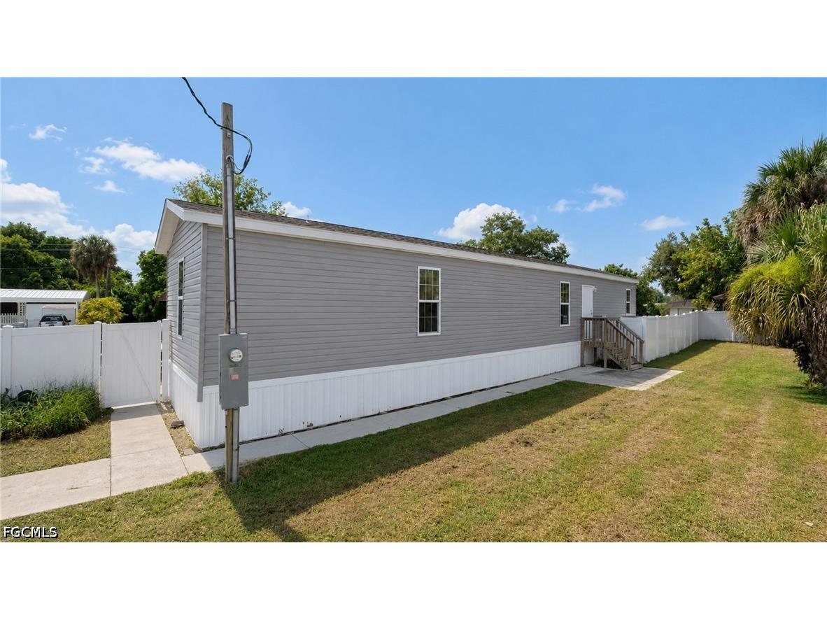21190 Cypress Park Circle Estero FL 33928 2026027084 image25