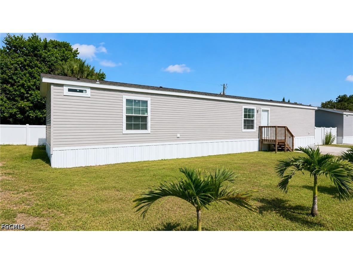 21190 Cypress Park Circle Estero FL 33928 2026027084 image3