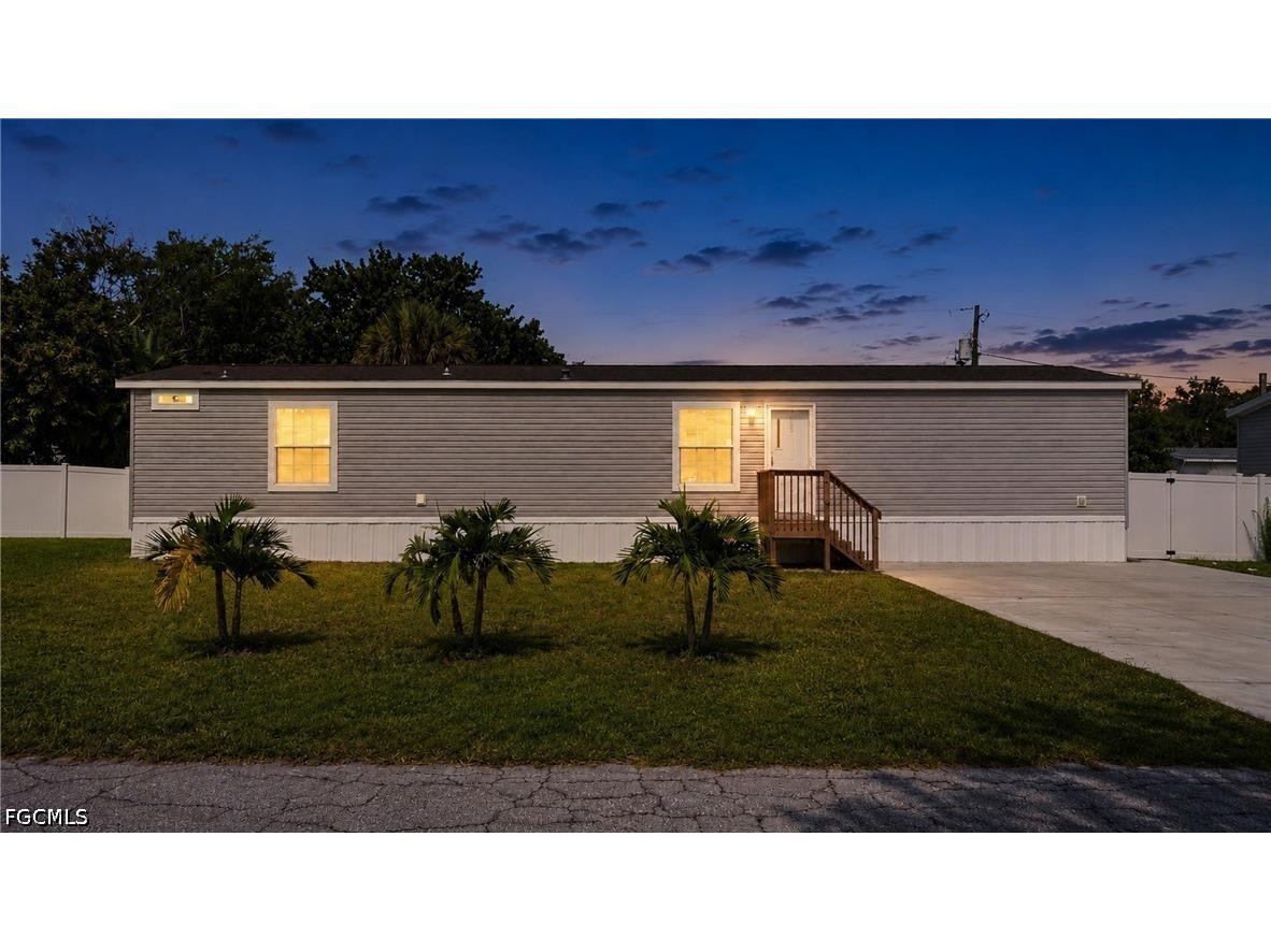 21190 Cypress Park Circle Estero FL 33928 2026027084 image4