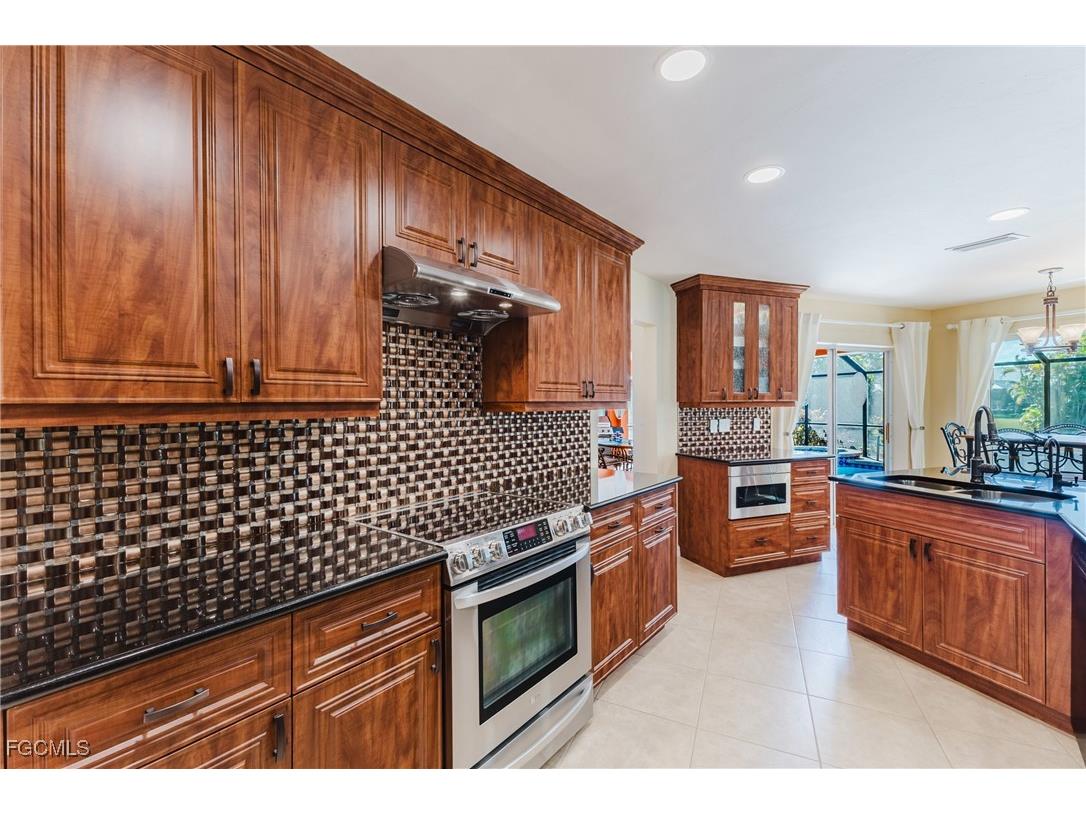 212 SE 30th Terrace Cape Coral FL 33904 2025018167 image10