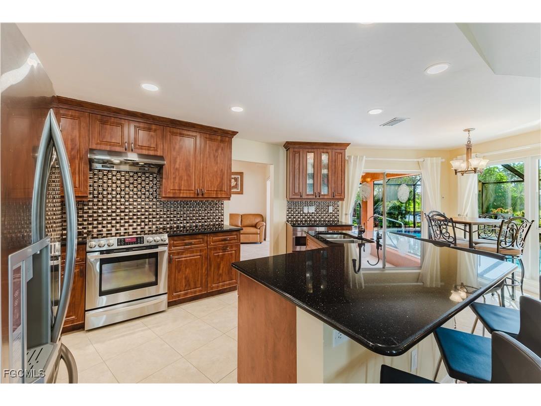 212 SE 30th Terrace Cape Coral FL 33904 2025018167 image8