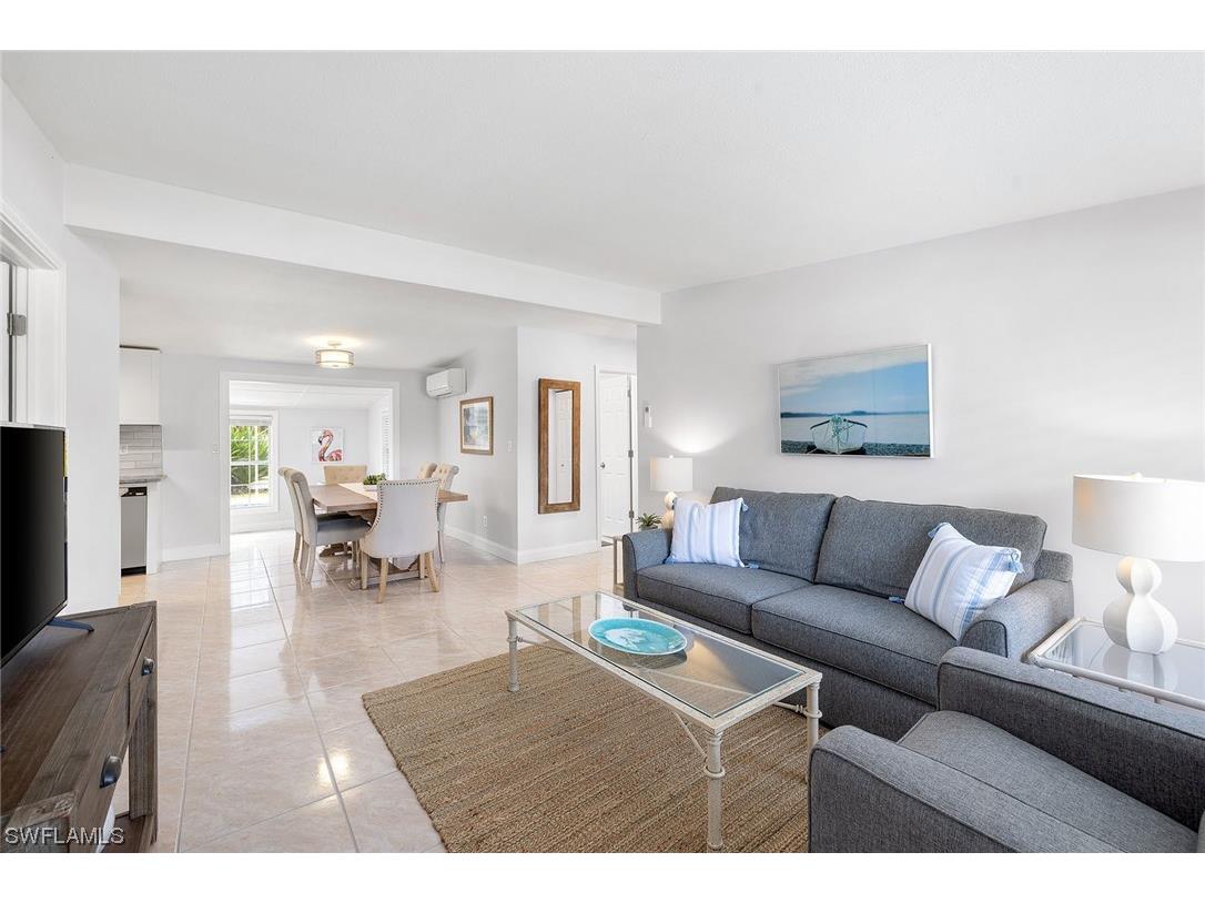 2120 Estey Avenue Naples FL 34104 223044142 image1