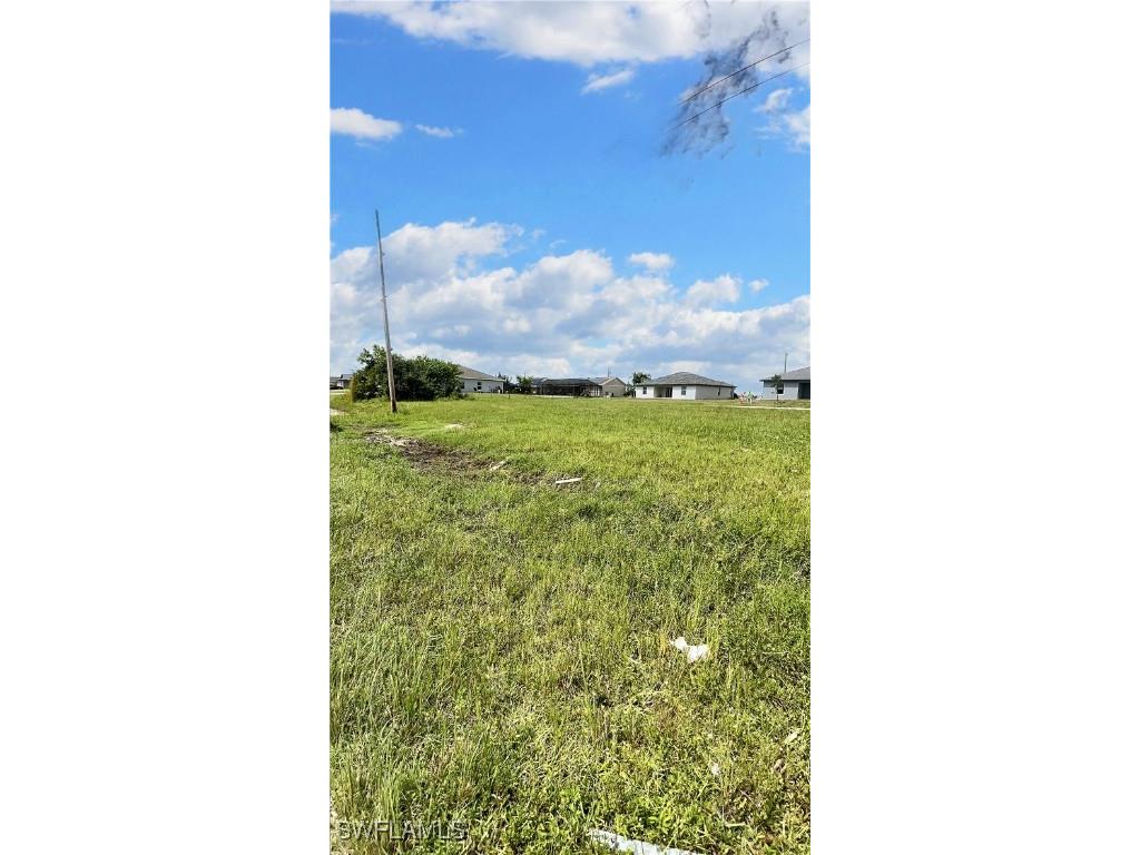 2120 NE 4th Place Cape Coral FL 33909 224063779 image1