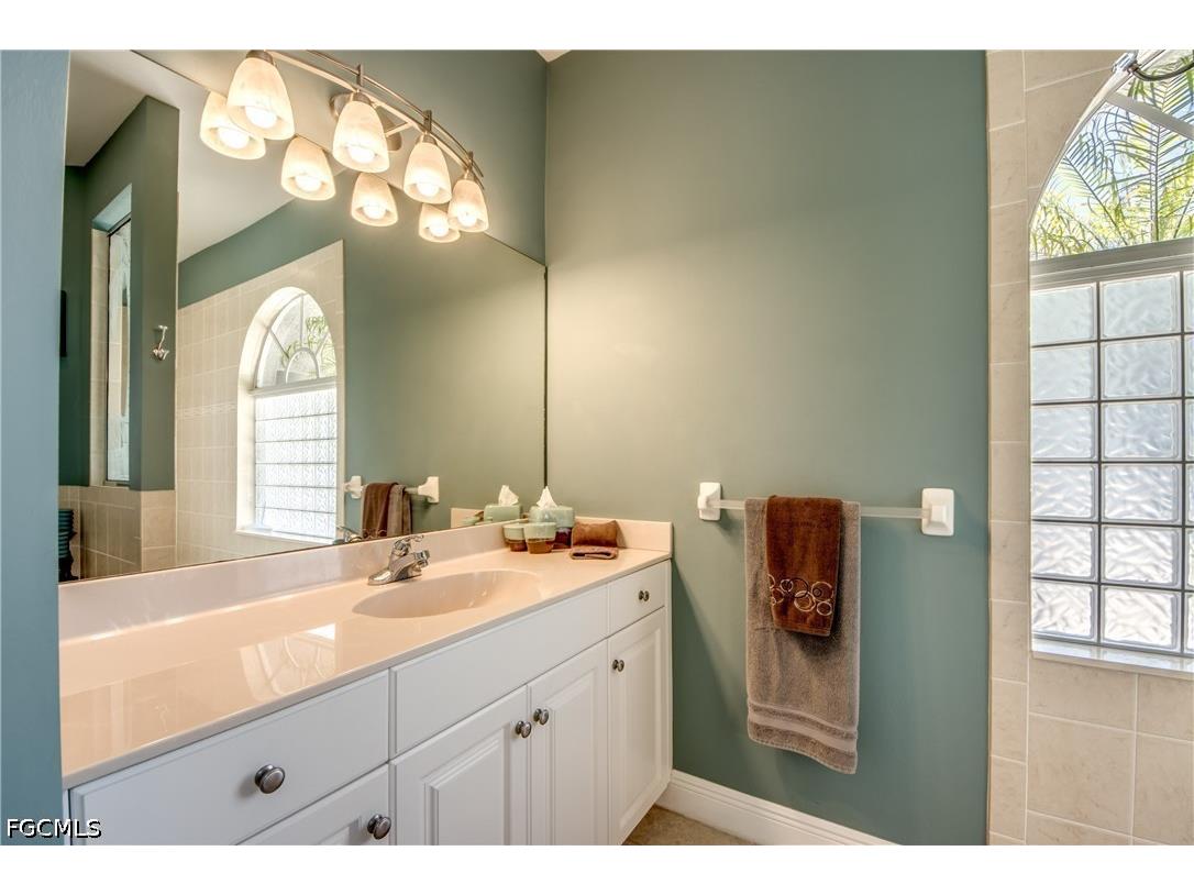 2120 SW 8th Place Cape Coral FL 33991 2026019173 image23
