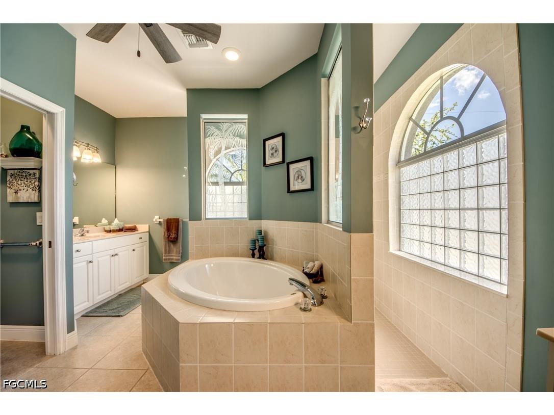 2120 SW 8th Place Cape Coral FL 33991 2026019173 image26