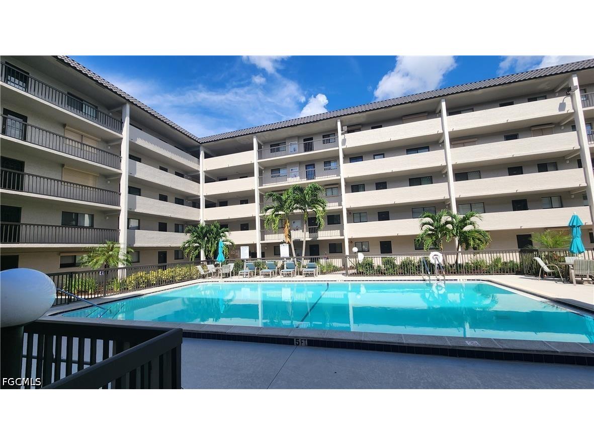 2121 Collier Avenue #107 Fort Myers FL 33901 2026022851 image1