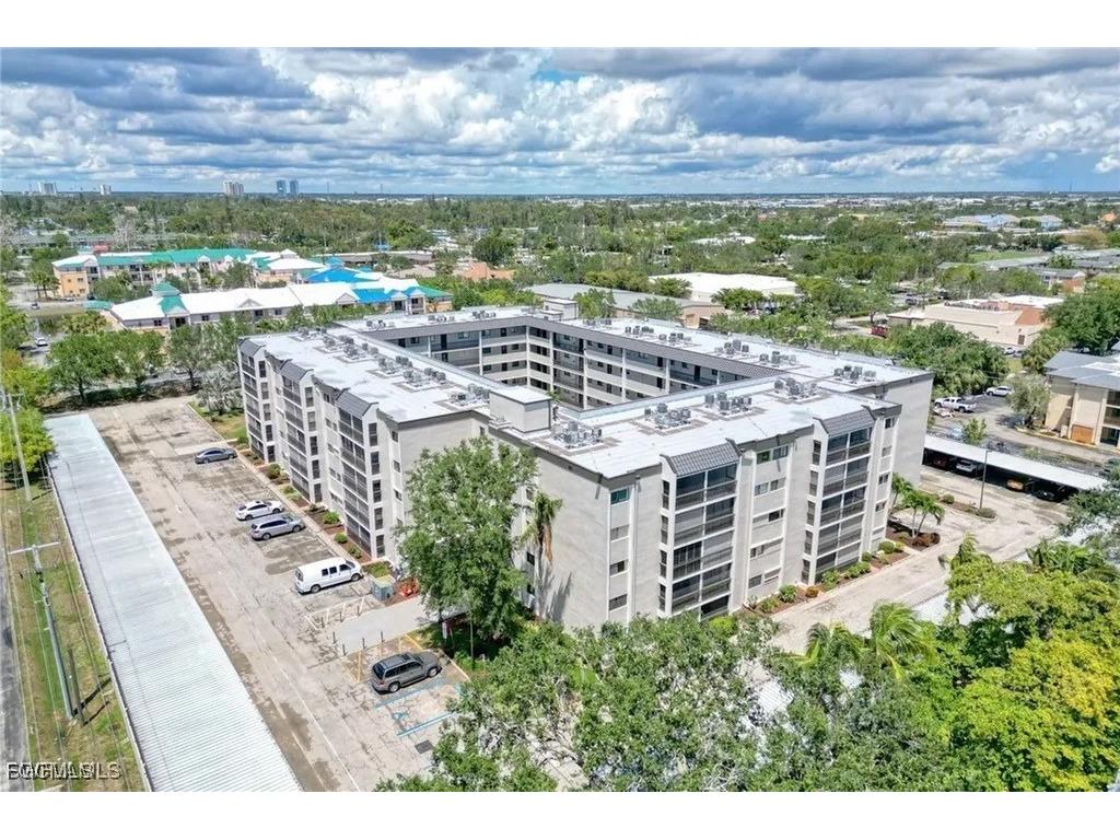 2121 Collier Avenue #311 Fort Myers FL 33901 2025018598 image1