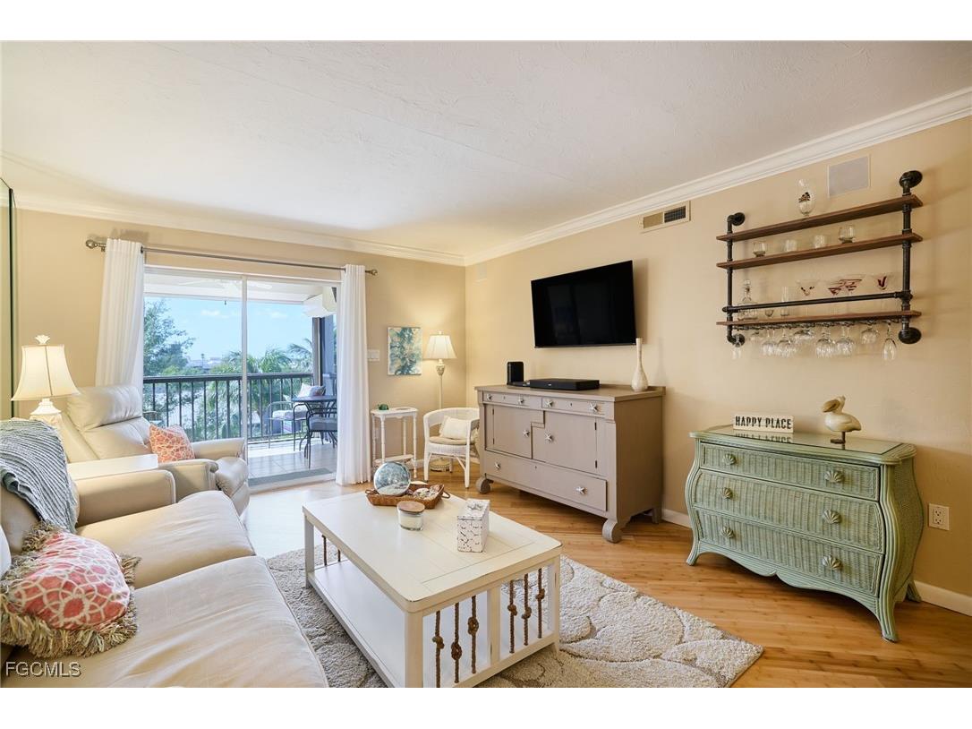 2121 Collier Avenue #518 Fort Myers FL 33901 2025005466 image3