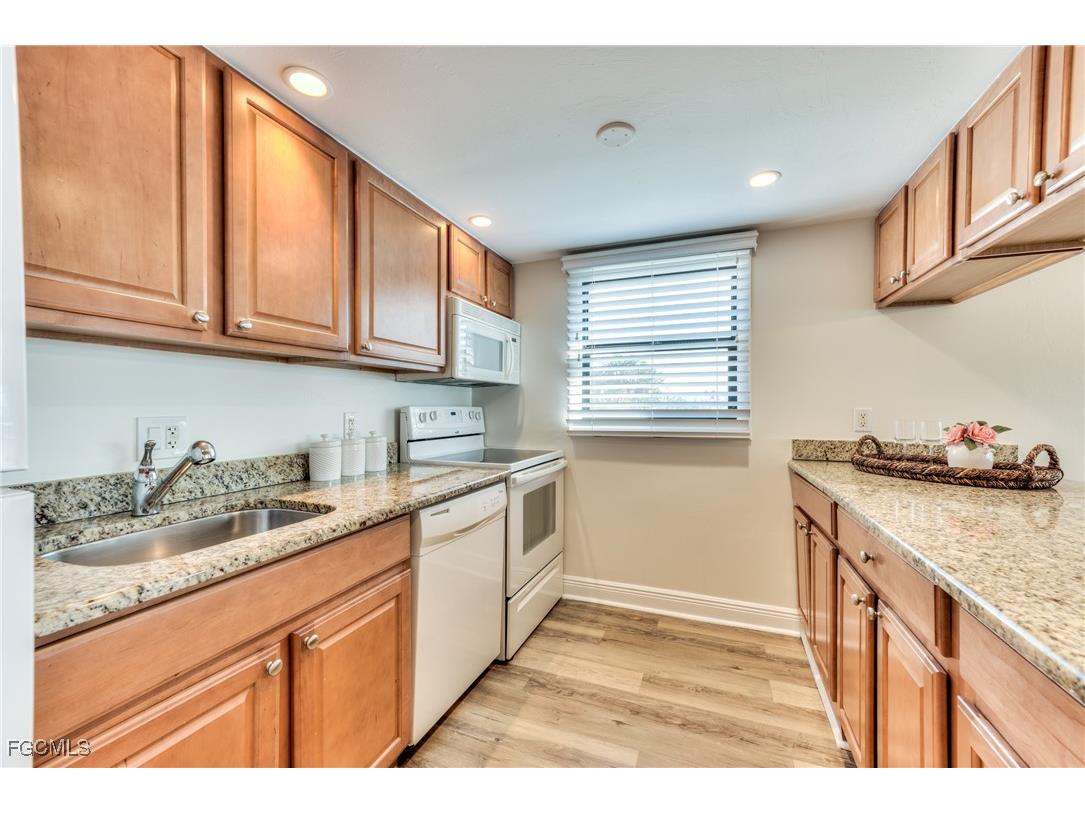 2121 Gulf Beach Villas Captiva FL 33924 2026000907 image11