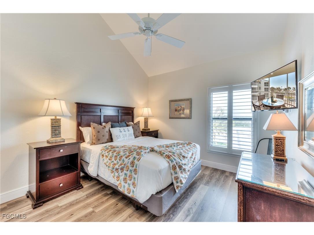 2121 Gulf Beach Villas Captiva FL 33924 2026000907 image18