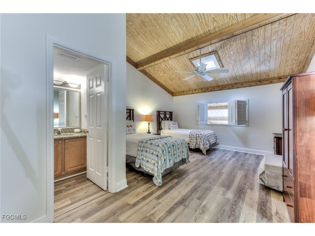 2121 Gulf Beach Villas Captiva FL 33924 2026000907 image22