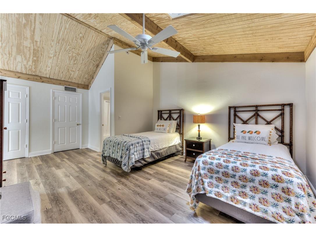 2121 Gulf Beach Villas Captiva FL 33924 2026000907 image23