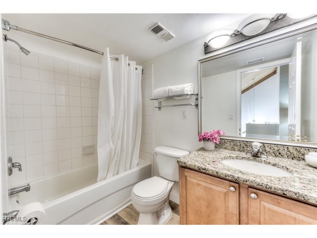 2121 Gulf Beach Villas Captiva FL 33924 2026000907 image25