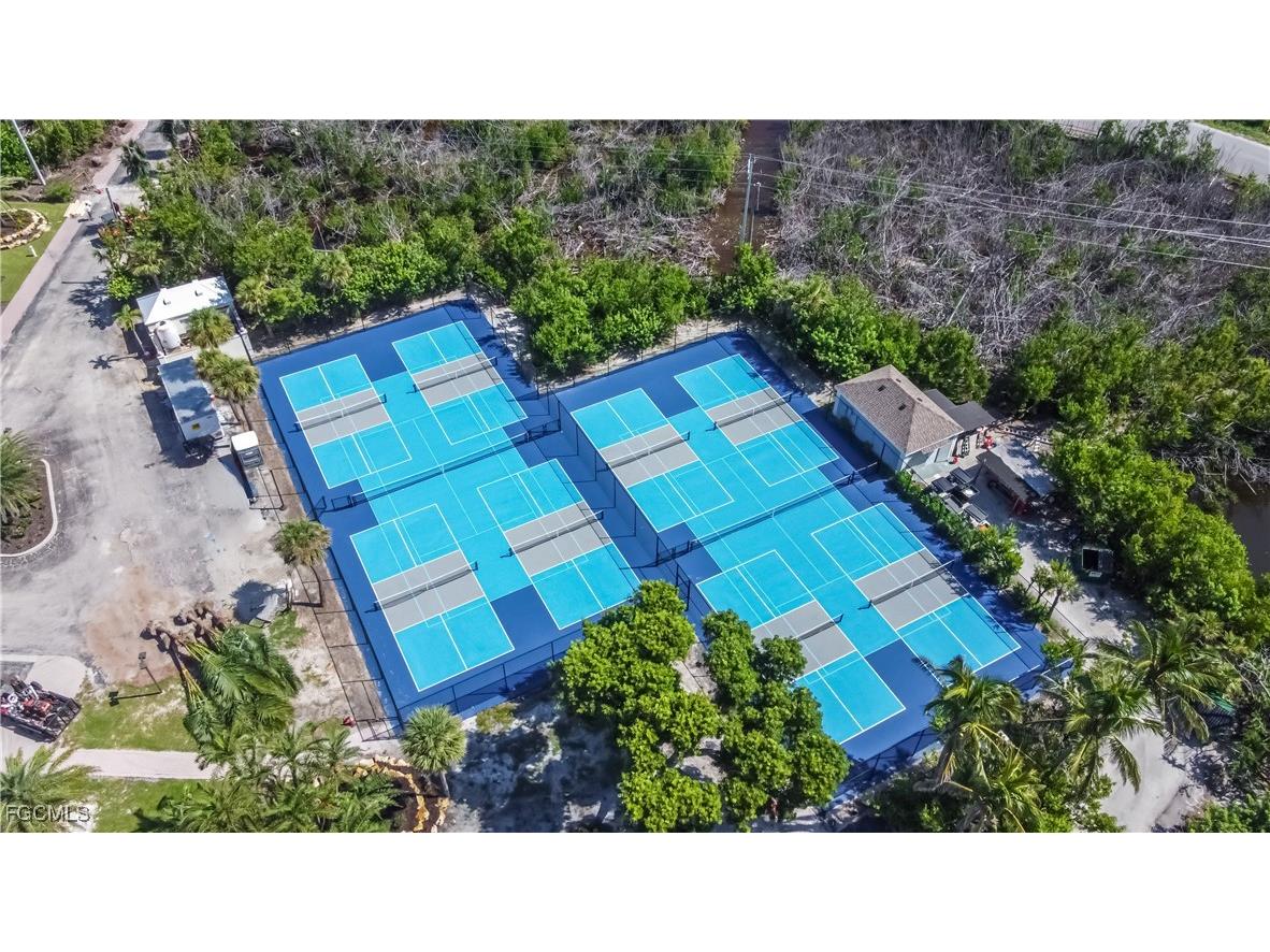 2121 Gulf Beach Villas Captiva FL 33924 2026000907 image28