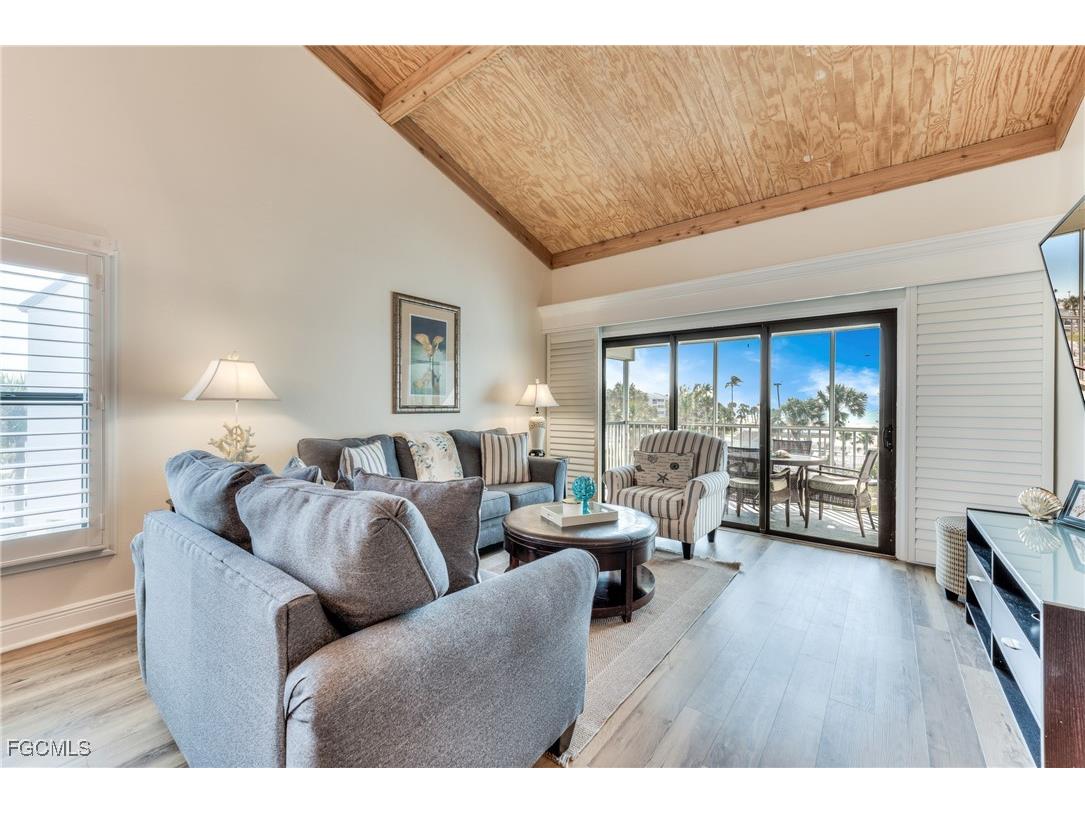 2121 Gulf Beach Villas Captiva FL 33924 2026000907 image3