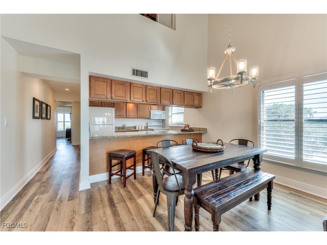 2121 Gulf Beach Villas Captiva FL 33924 2026000907 image7