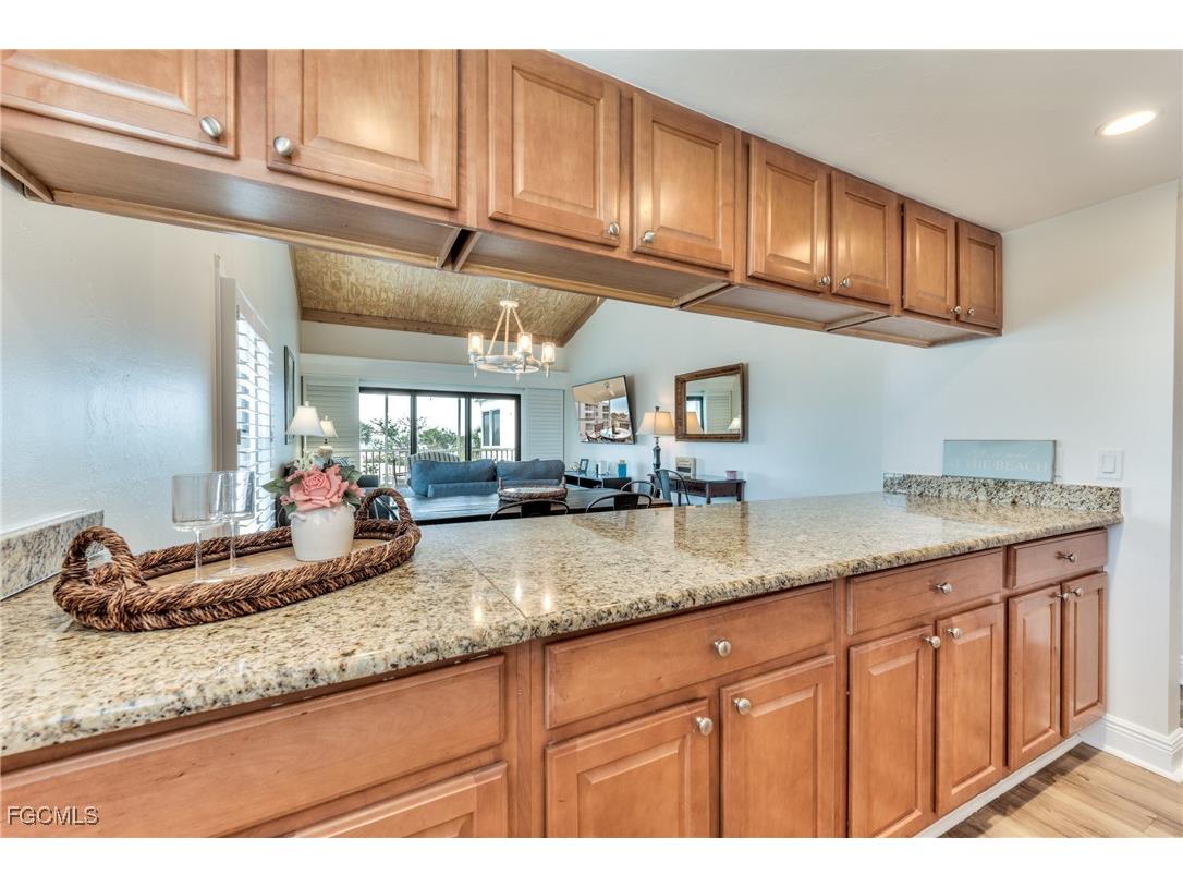 2121 Gulf Beach Villas Captiva FL 33924 2026000907 image9