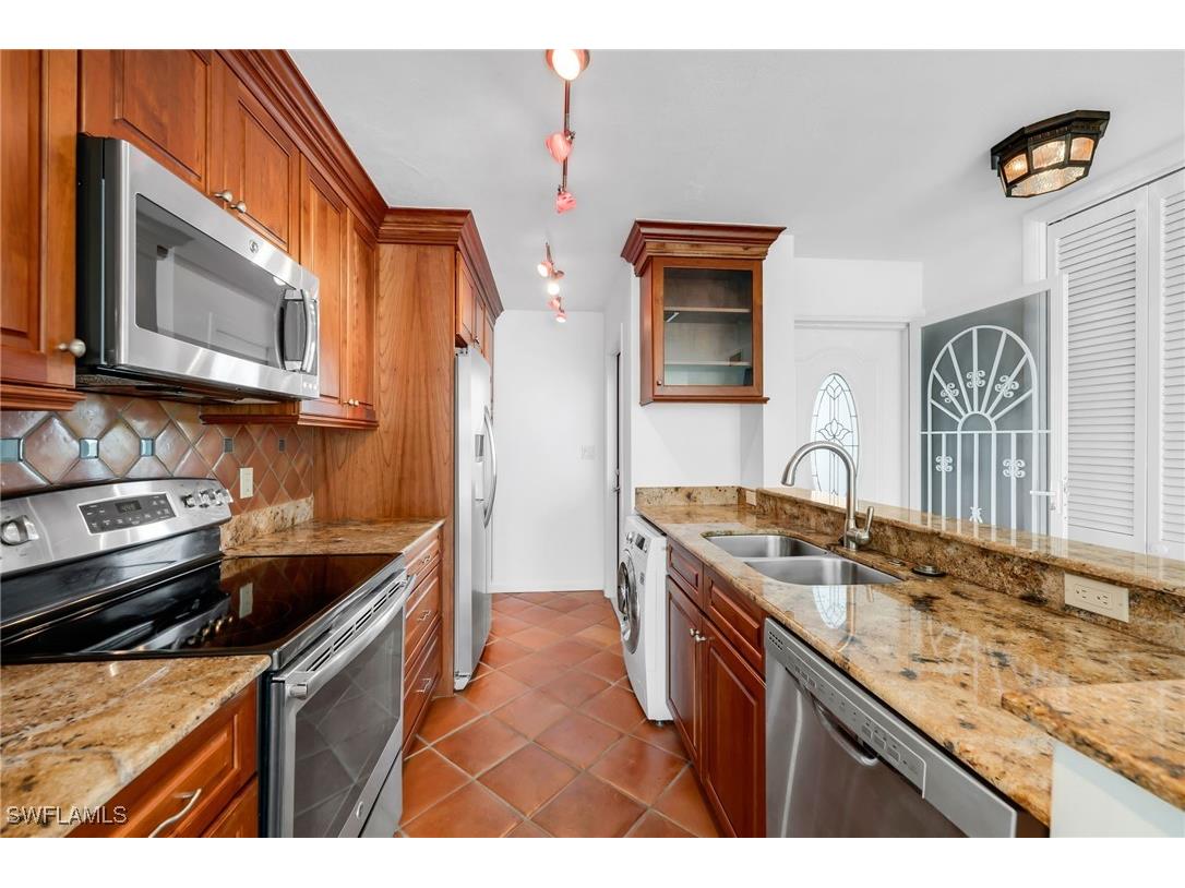 2121 Gulf Shore Boulevard N #203 Naples FL 34102 225074420 image5