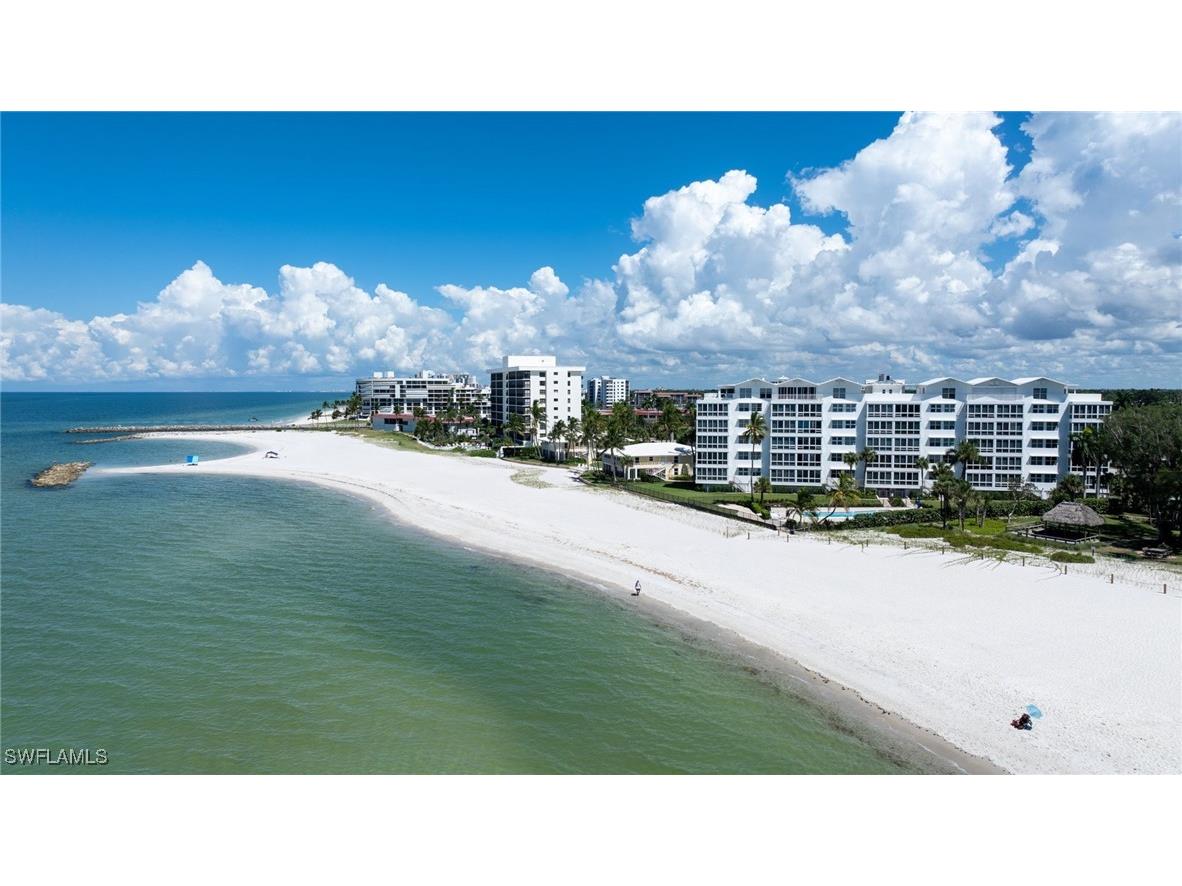 2121 Gulf Shore Boulevard N #206 Naples FL 34102 225072917 image1