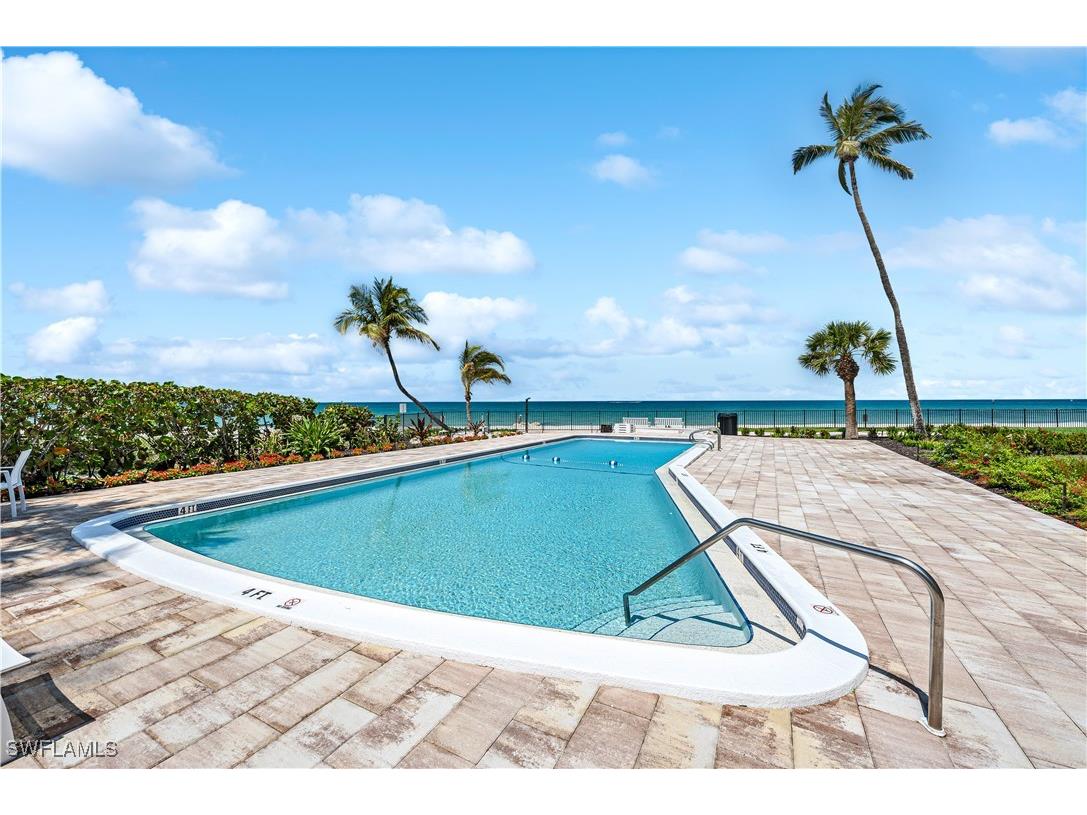 2121 Gulf Shore Boulevard N #206 Naples FL 34102 225072917 image17