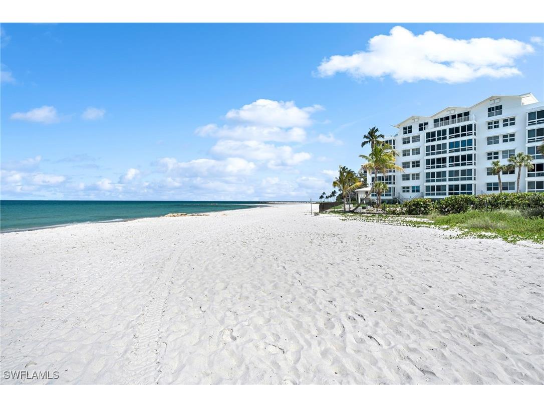 2121 Gulf Shore Boulevard N #206 Naples FL 34102 225072917 image20