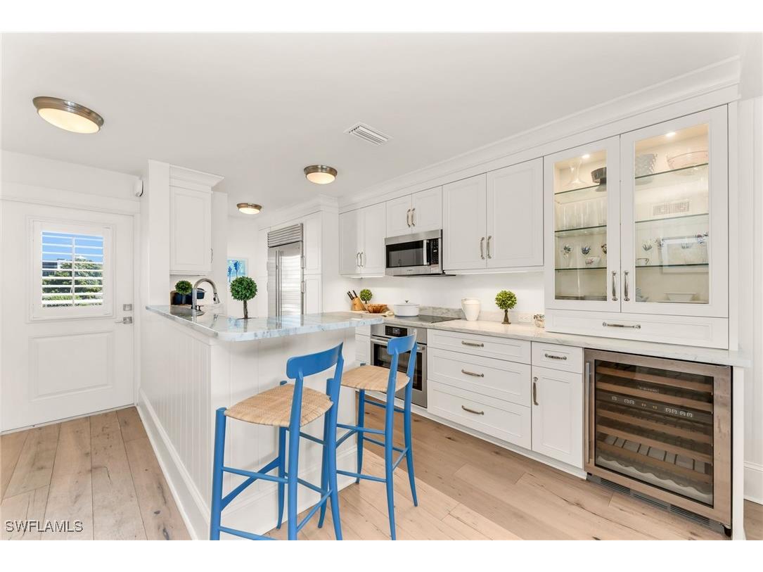 2121 Gulf Shore Boulevard N #206 Naples FL 34102 225072917 image3