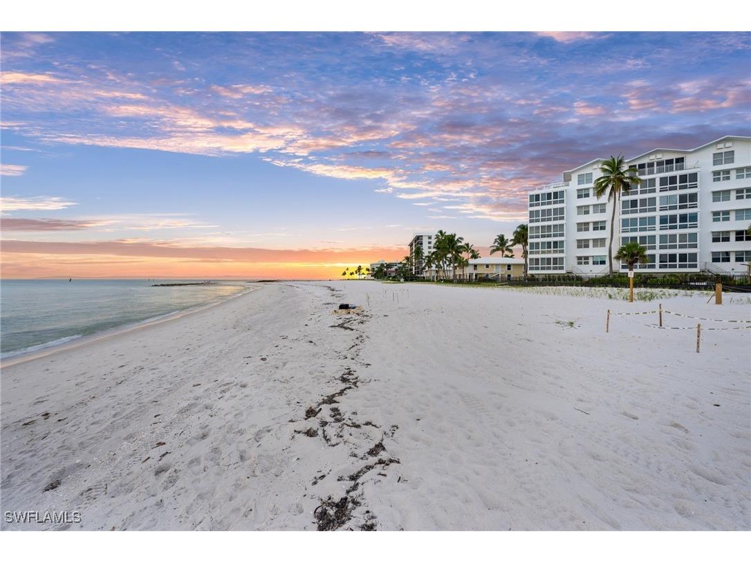 2121 Gulf Shore Boulevard N #305 Naples FL 34102 225072365 image13
