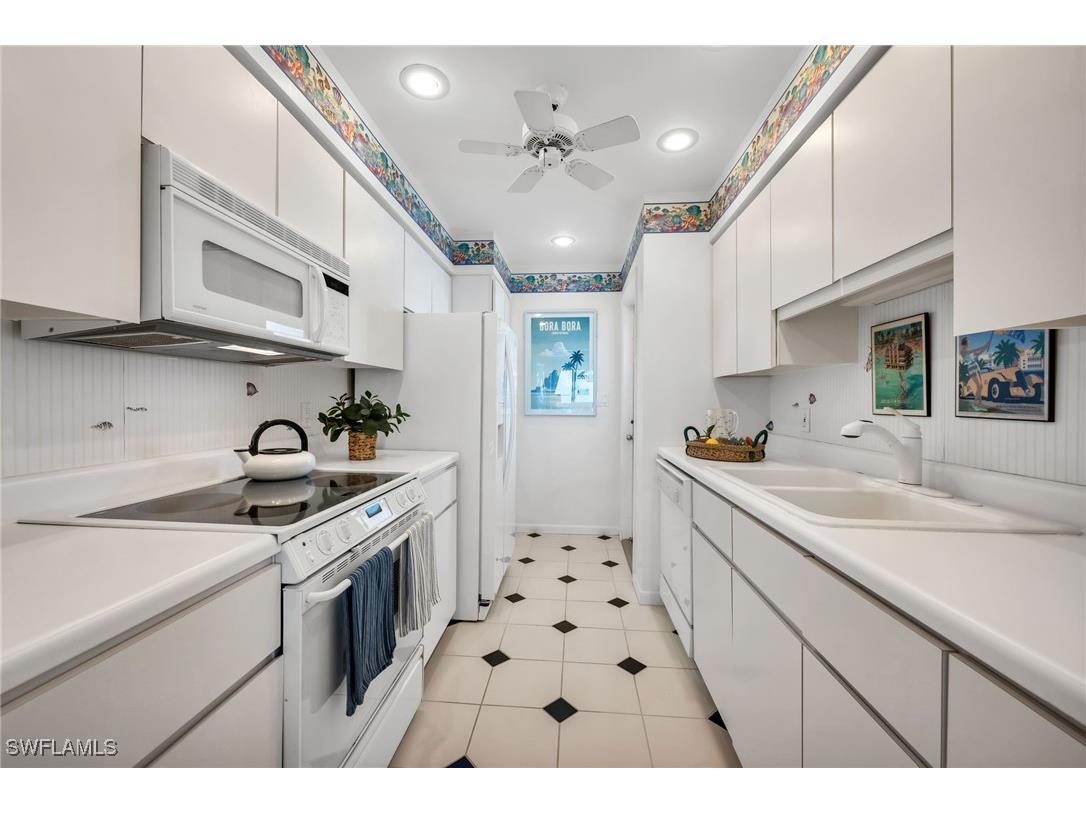 2121 Gulf Shore Boulevard N #305 Naples FL 34102 225072365 image14