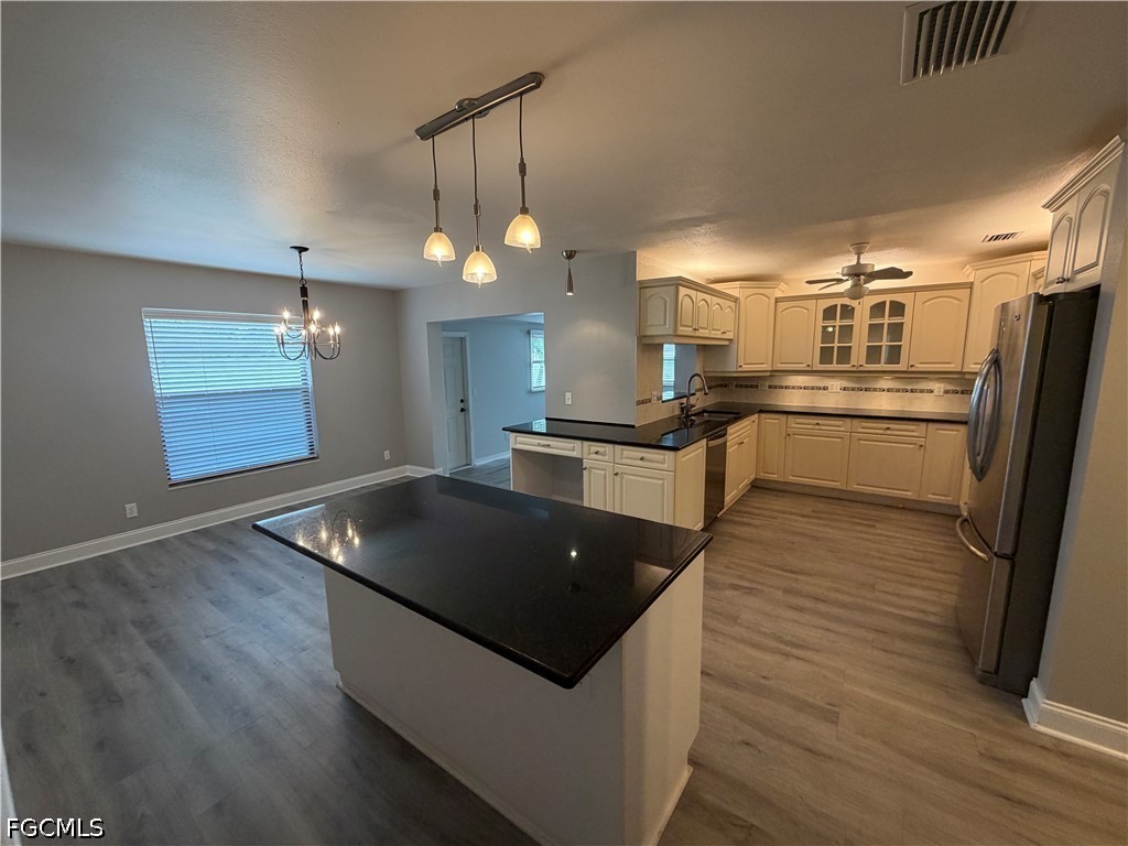 2121 SE 1st Terrace Cape Coral FL 33990 2026024951 image2