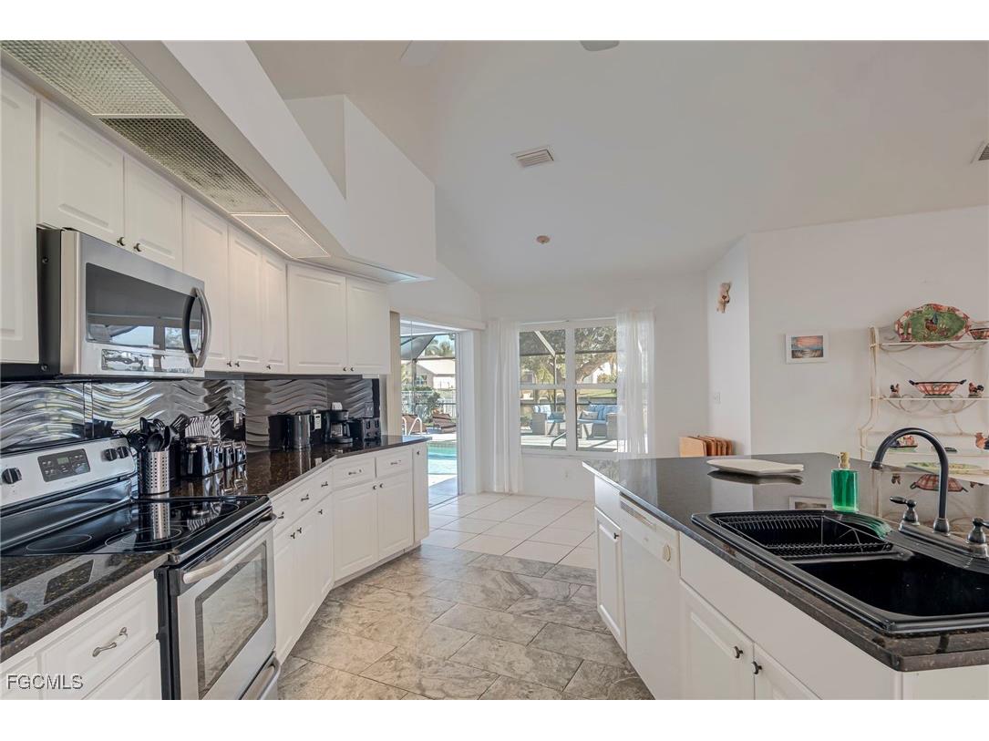 2121 SE 5th Court Cape Coral FL 33990 2025024791 image13