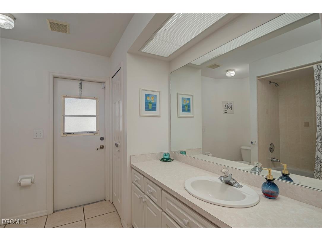 2121 SE 5th Court Cape Coral FL 33990 2025024791 image20