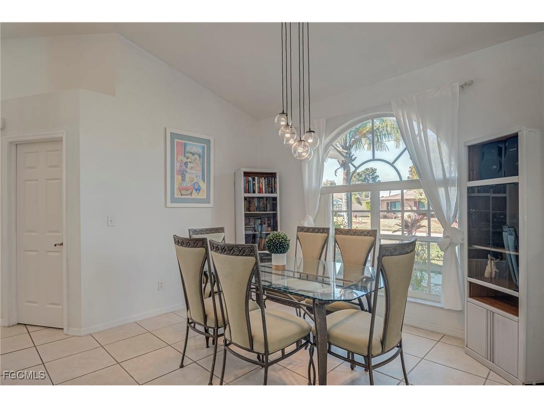 2121 SE 5th Court Cape Coral FL 33990 2025024791 image8