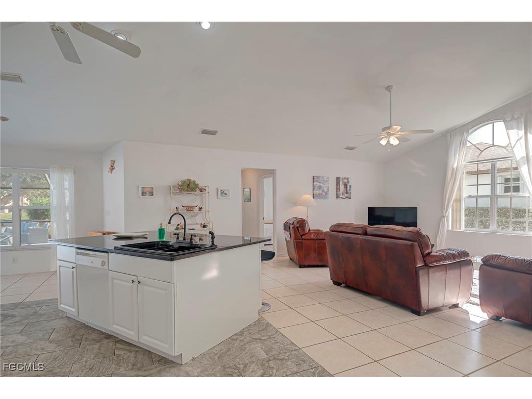 2121 SE 5th Court Cape Coral FL 33990 2025024791 image9