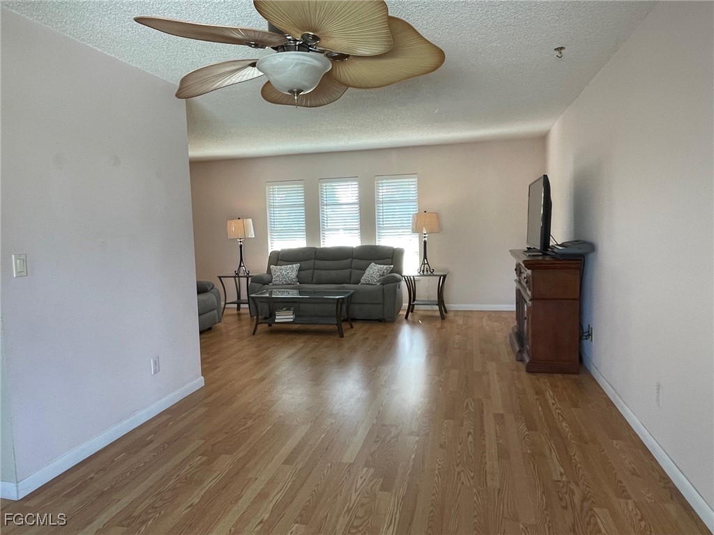 2121 SE 8th Terrace Cape Coral FL 33990 2025021148 image10