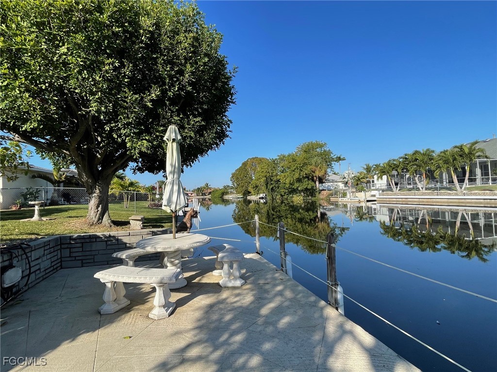 2121 SE 8th Terrace Cape Coral FL 33990 2025021148 image2