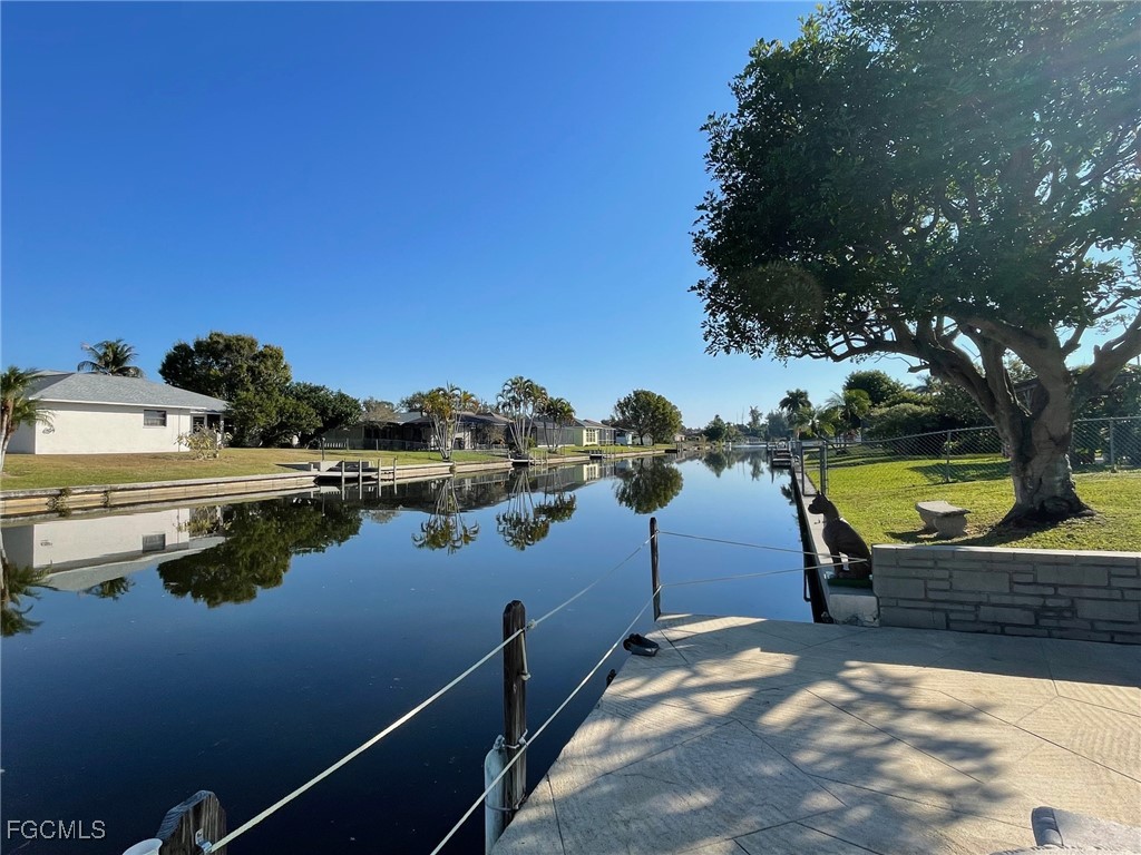 2121 SE 8th Terrace Cape Coral FL 33990 2025021148 image3