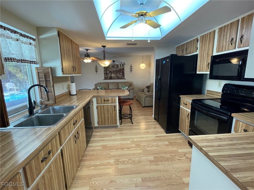 2121 SE 8th Terrace Cape Coral FL 33990 2025021148 image5