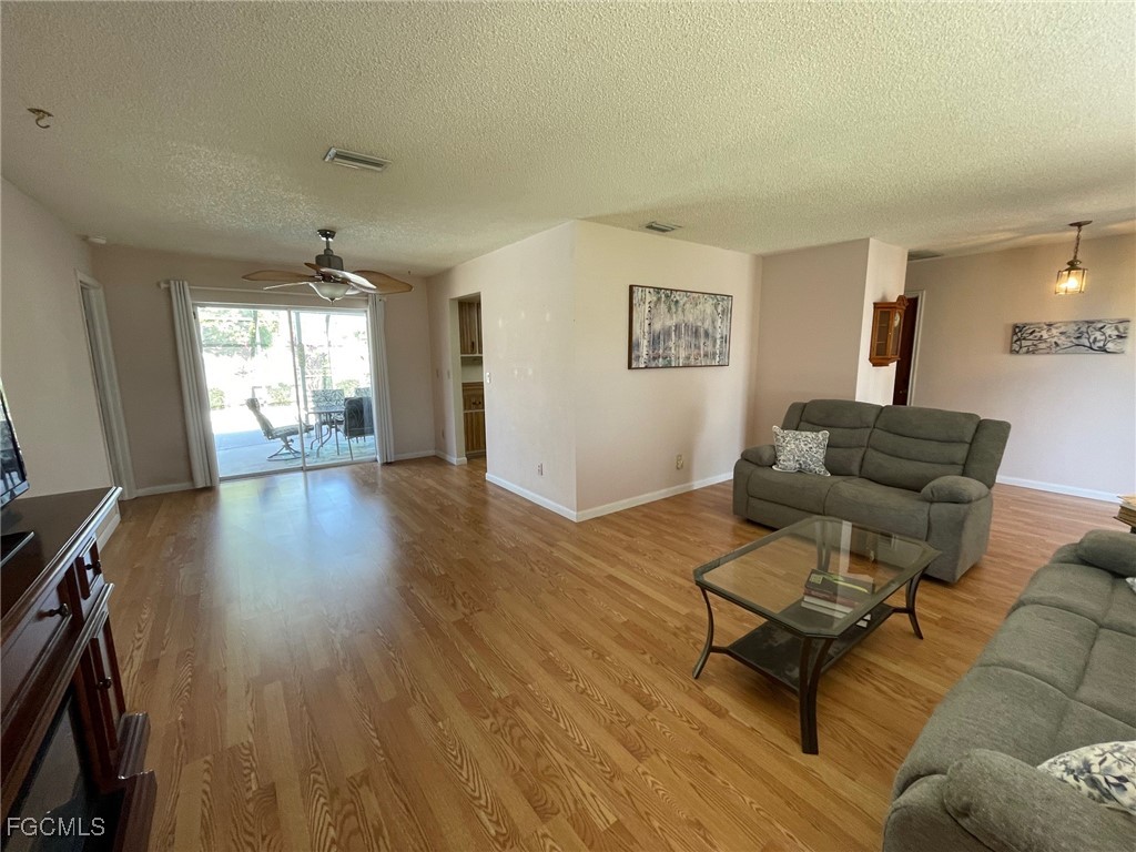 2121 SE 8th Terrace Cape Coral FL 33990 2025021148 image9