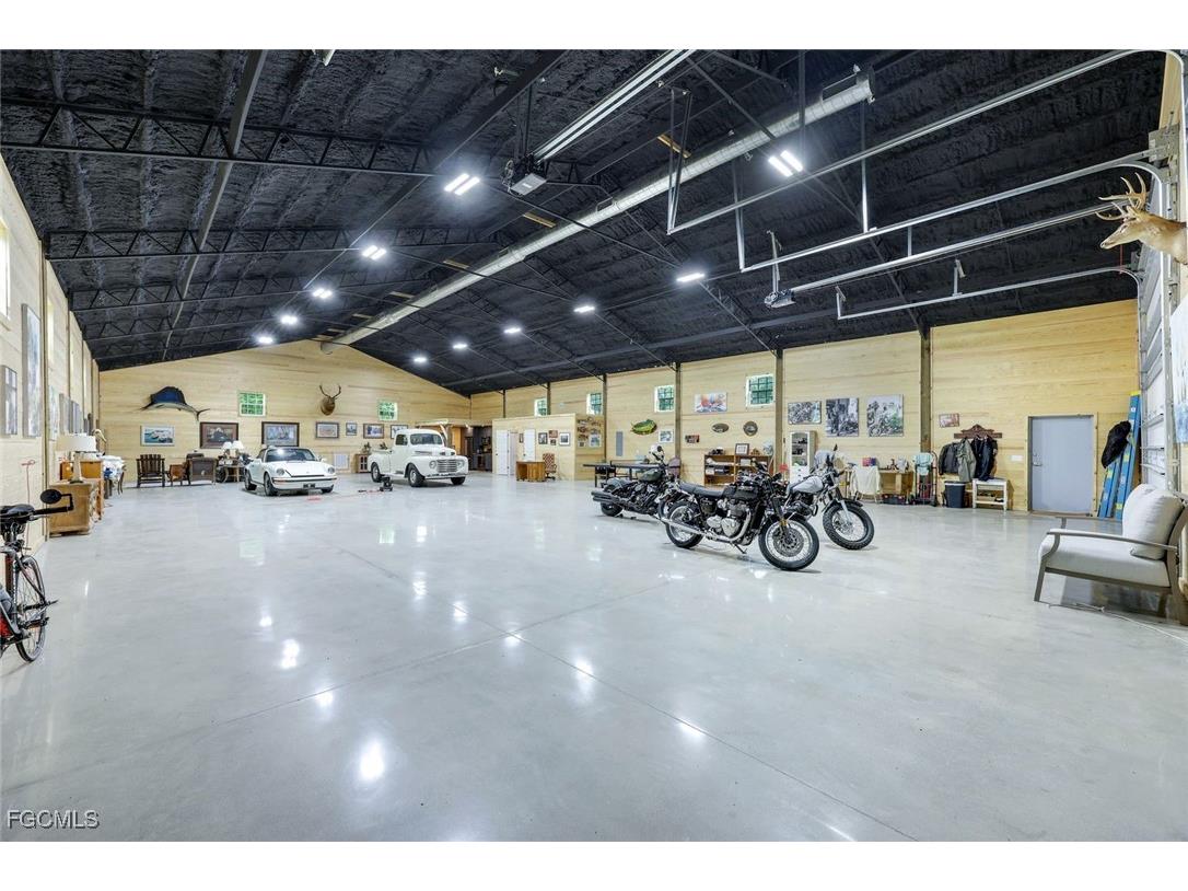 21211 Palm Beach Boulevard Alva FL 33920 2025009081 image7