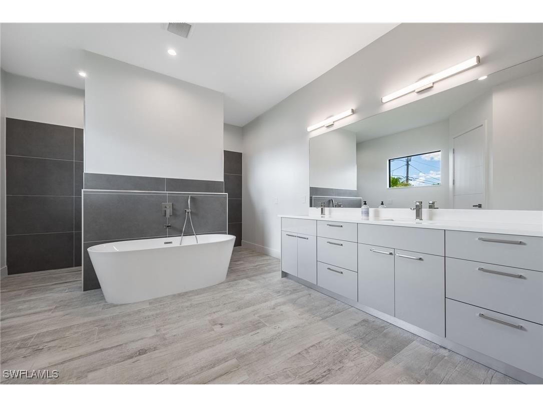 2122 Coral Point Drive Cape Coral FL 33990 225056272 image18