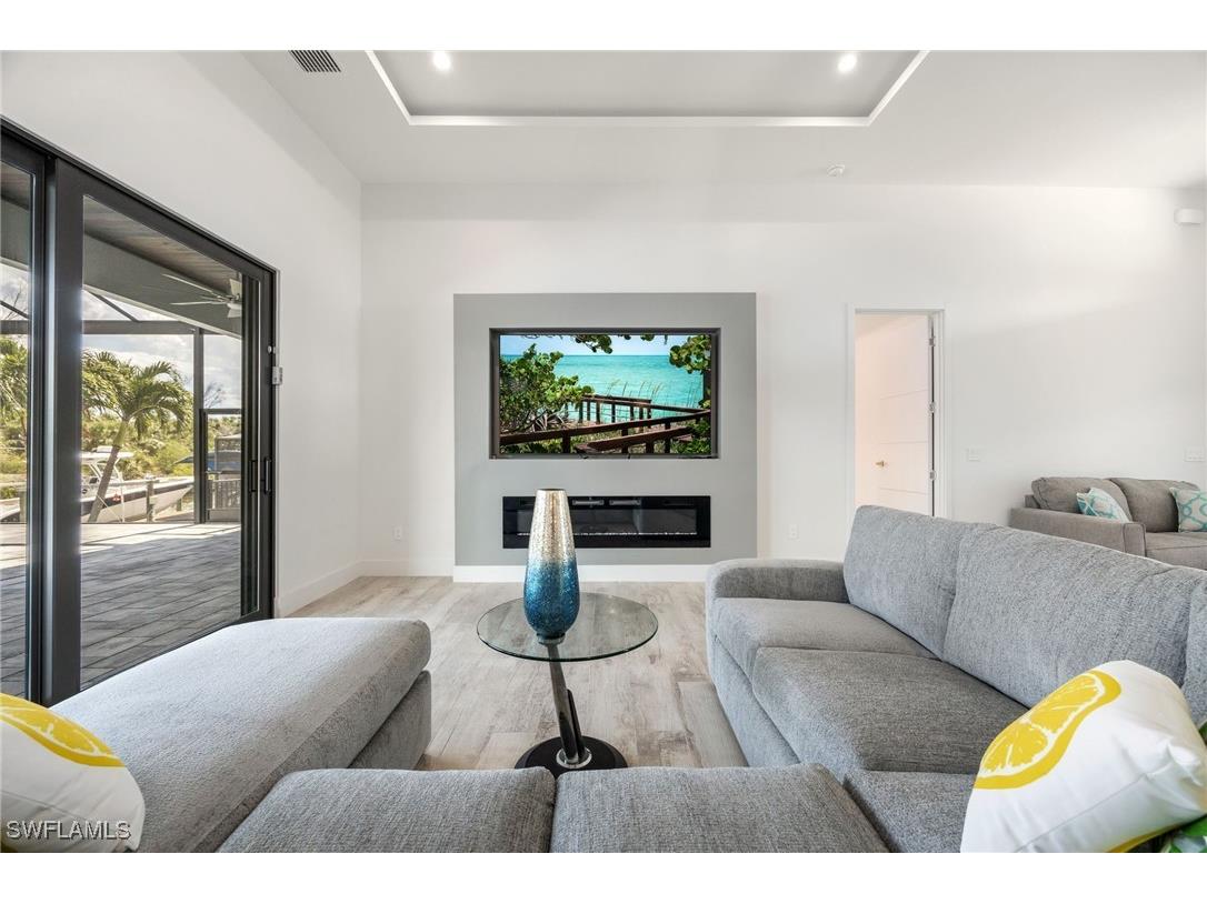 2122 Coral Point Drive Cape Coral FL 33990 225056272 image7
