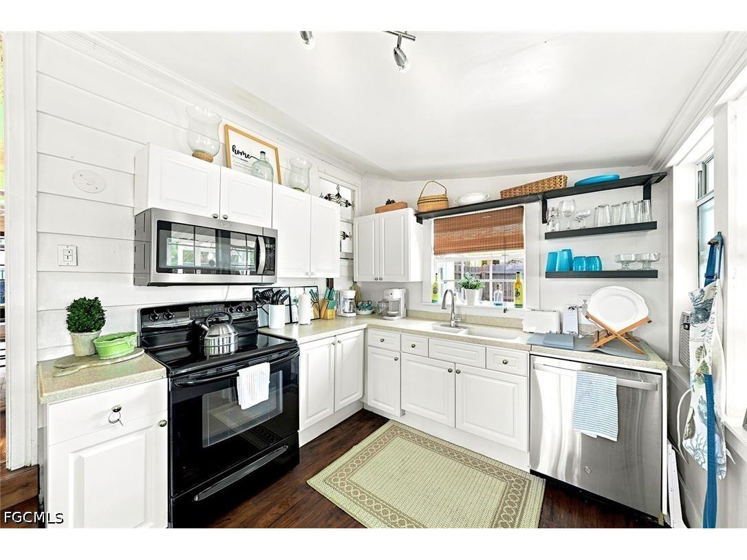 2122 Katherine Street Fort Myers FL 33901 2026029145 image9