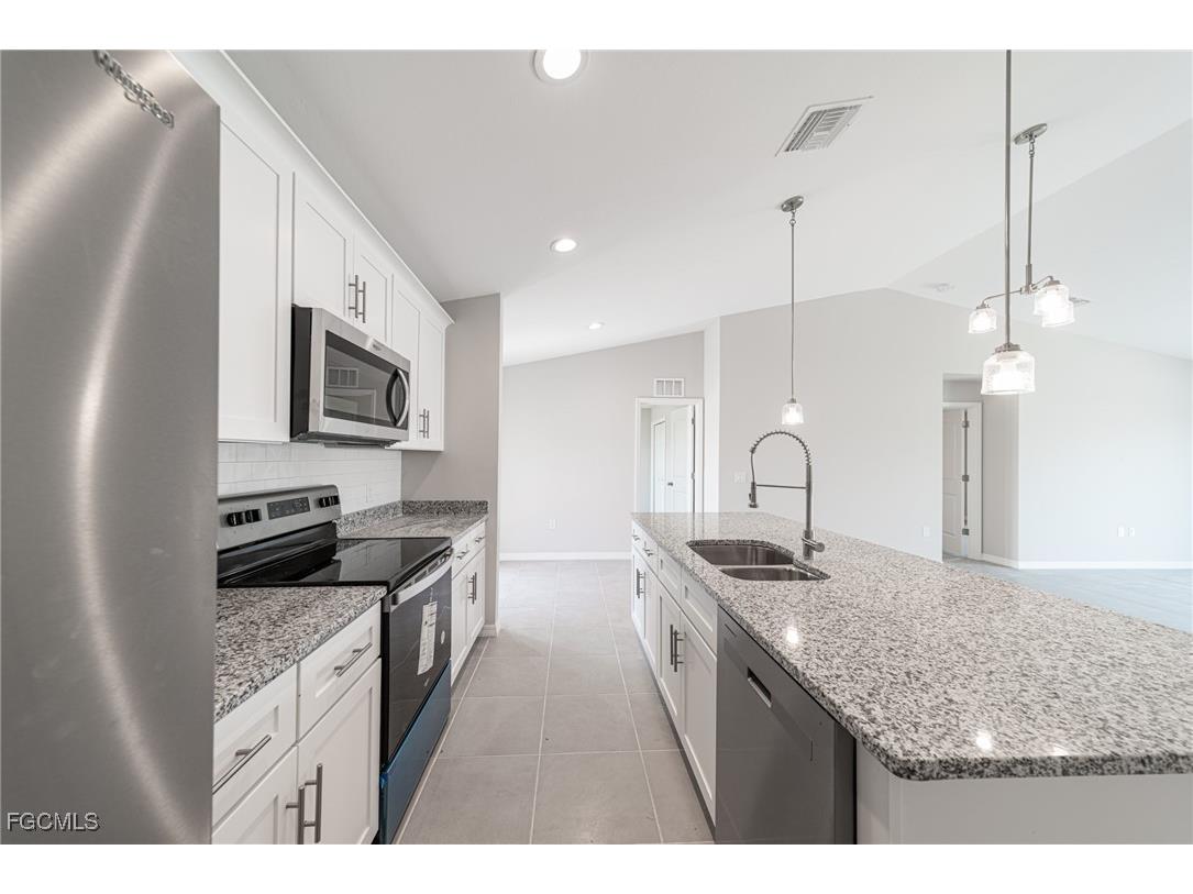 2122 NW 9th Avenue Cape Coral FL 33993 2026004875 image13