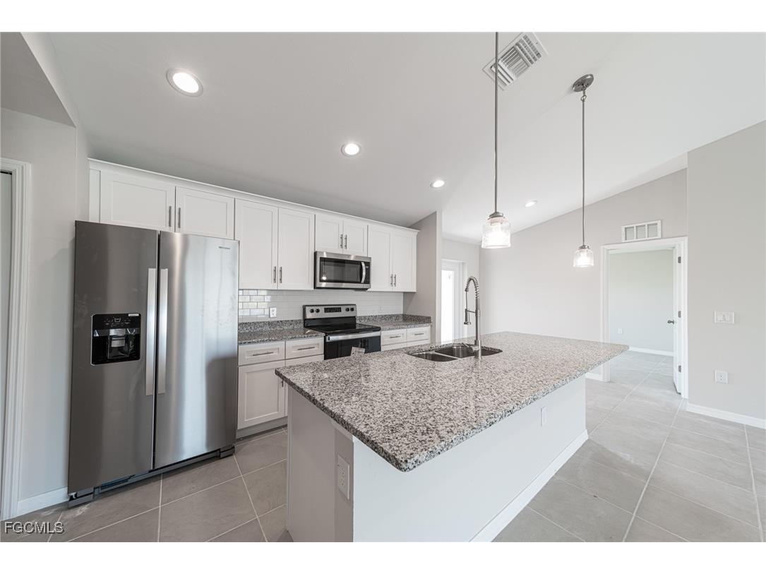 2122 NW 9th Avenue Cape Coral FL 33993 2026004875 image2